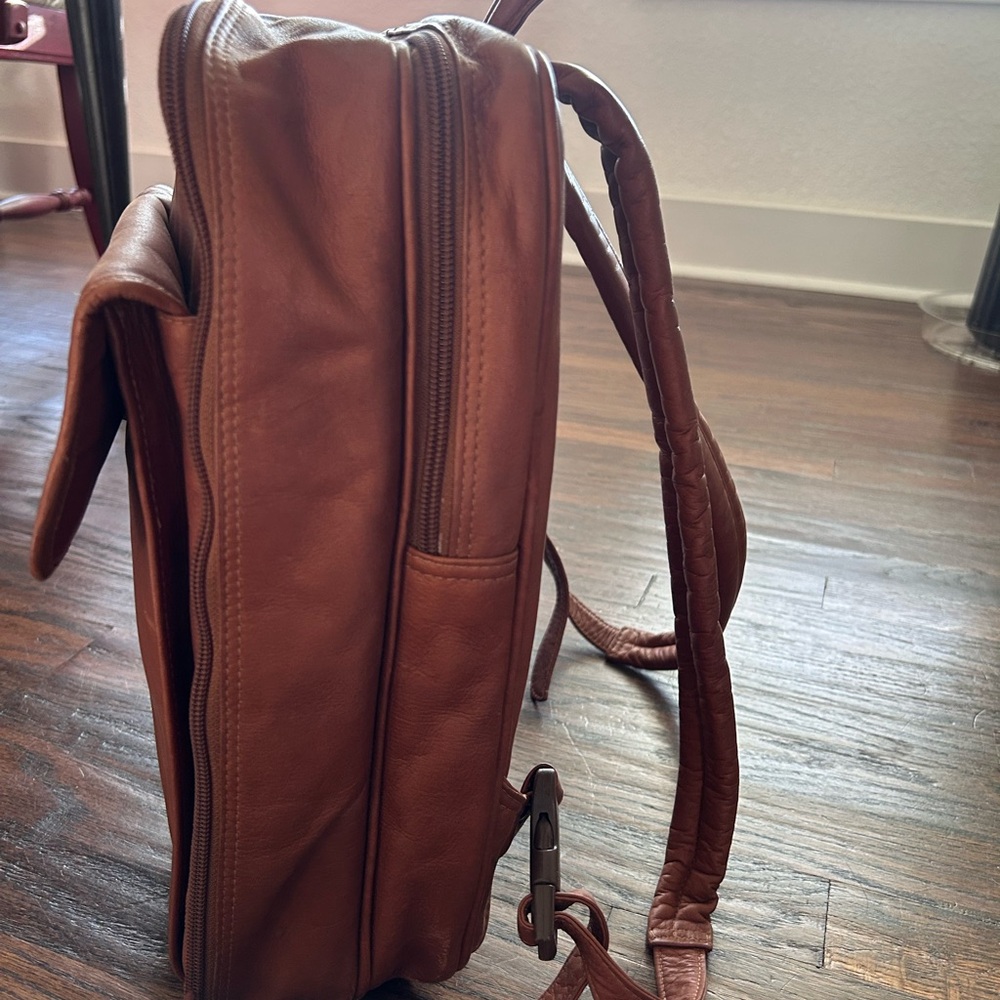 Piel Leander Leather Laptop Backpack - Picture 2 of 16